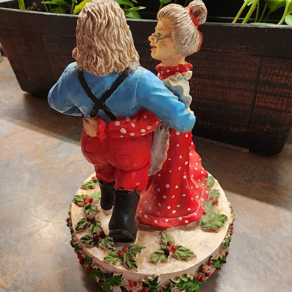SANTA & MRS. CLAUS SANKYO MUSIC BOX - TESTED WORKING VINTAGE